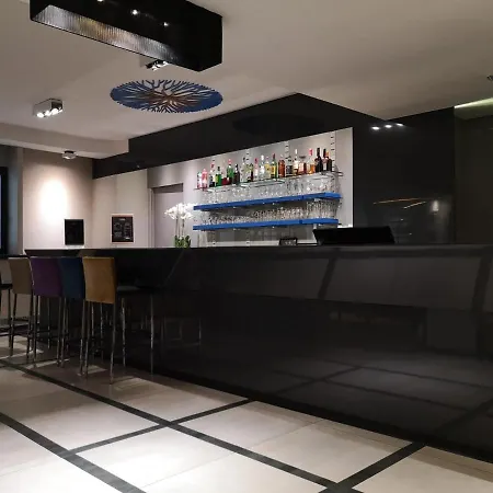フローリス アルルカン グランプラス ホテル